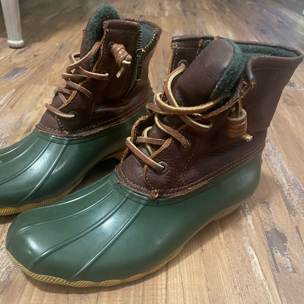 Great condition Green with brown leather duck boot